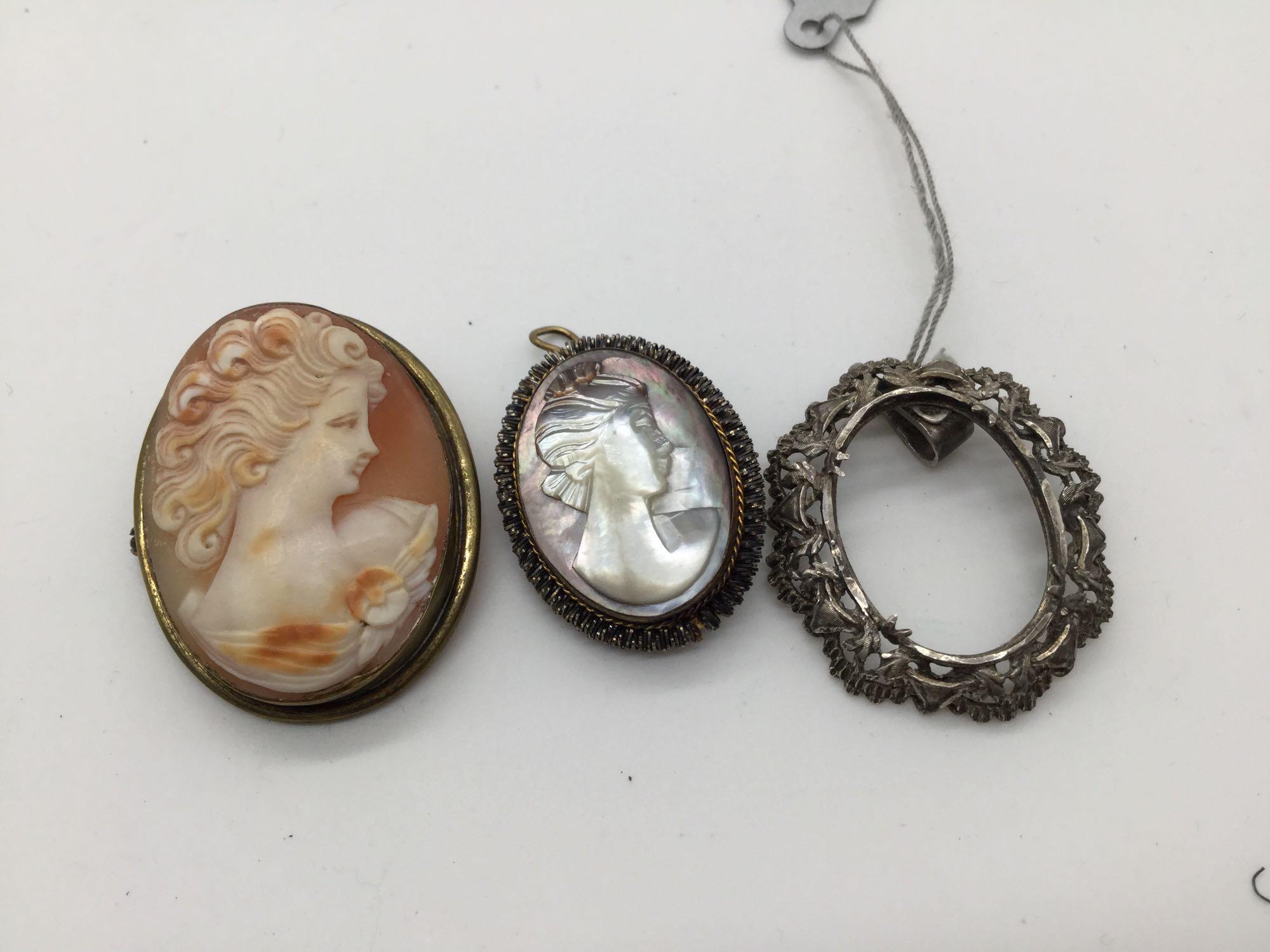 Collection of 11 vintage cameo pendant & brooches incl. shell, composite, agate etc - see pics