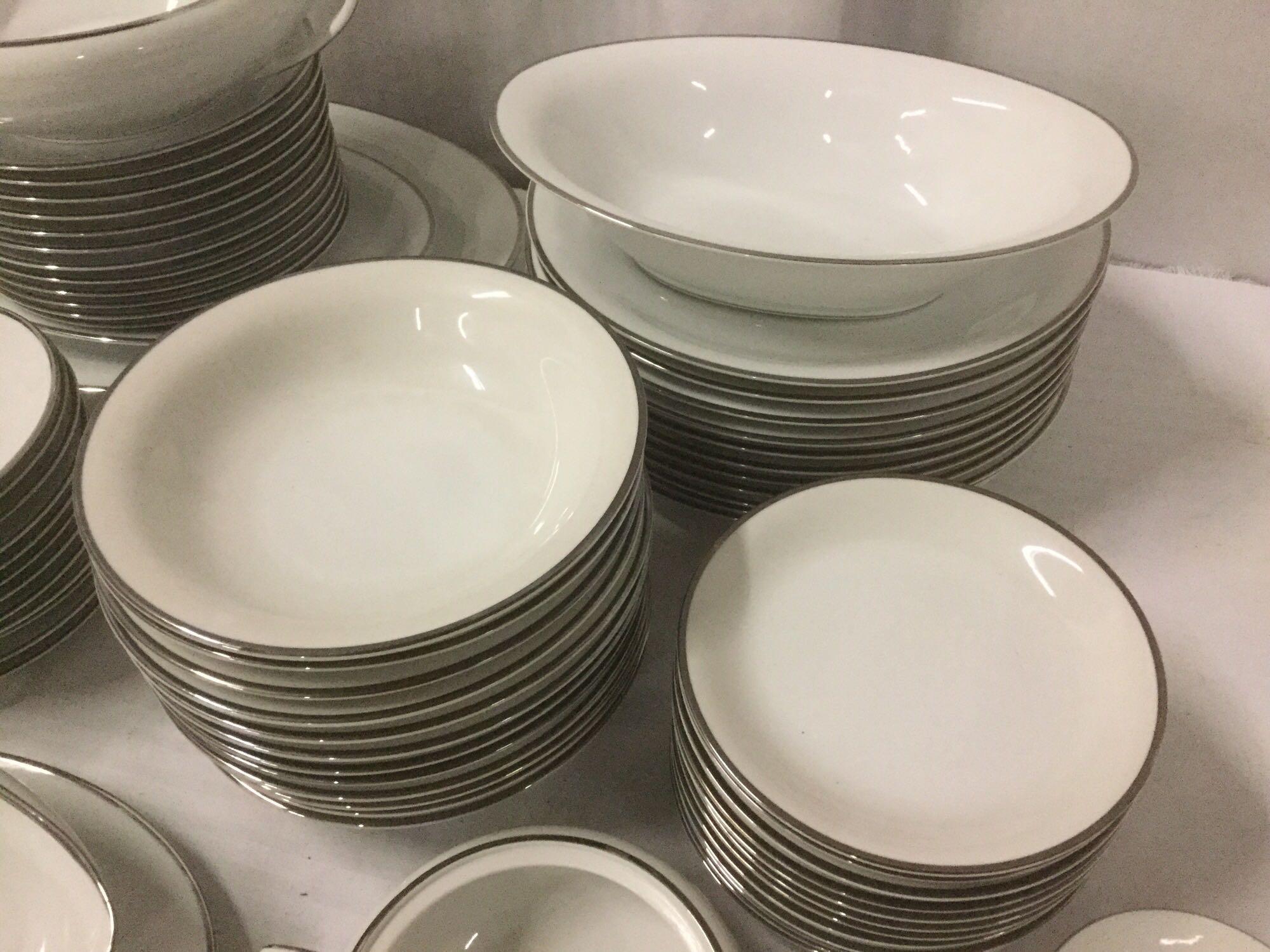 85 + pieces of Noritake Japanese china service for at least 10 - cups, saucers, etc see desc/pics