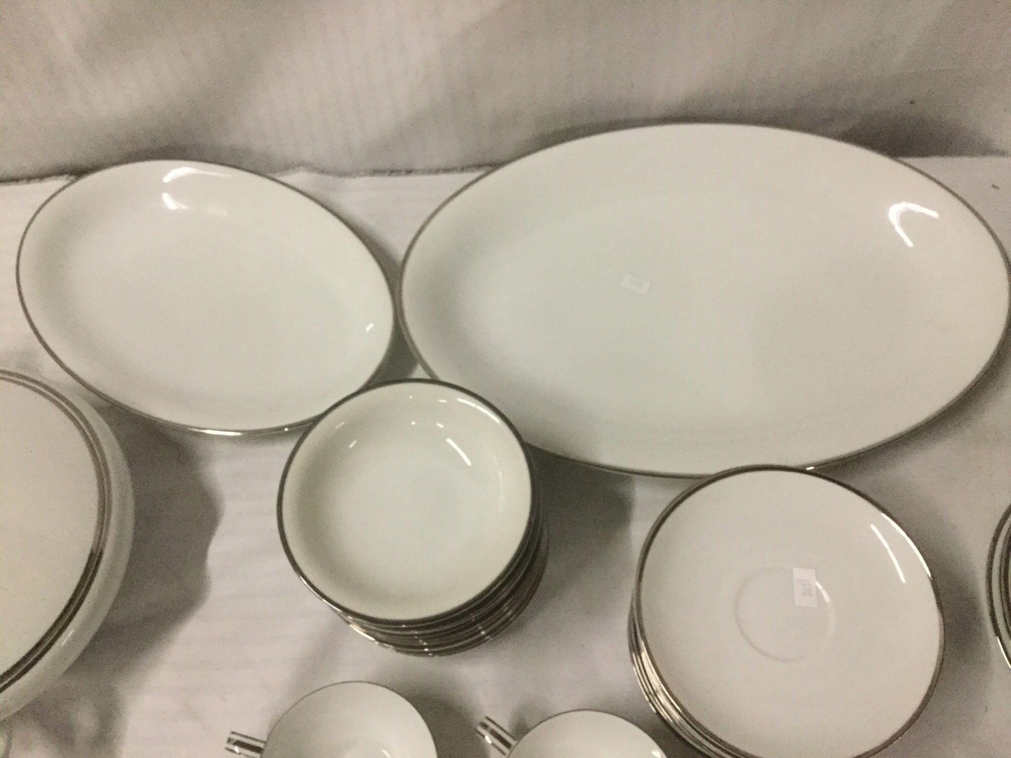 85 + pieces of Noritake Japanese china service for at least 10 - cups, saucers, etc see desc/pics