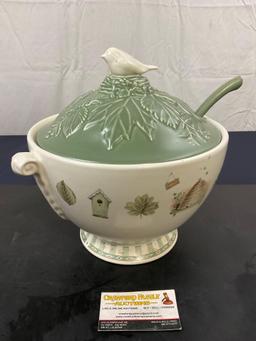 Portfolio by Pfaltzgraff Naturewood Pattern Soup Tureen