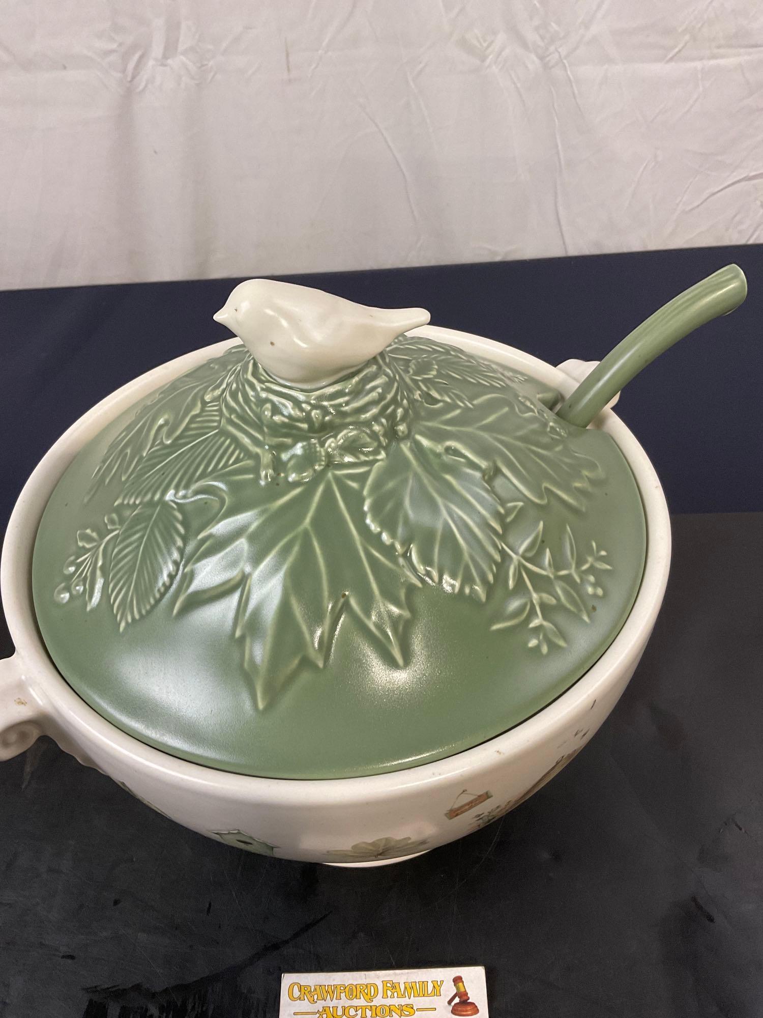 Portfolio by Pfaltzgraff Naturewood Pattern Soup Tureen