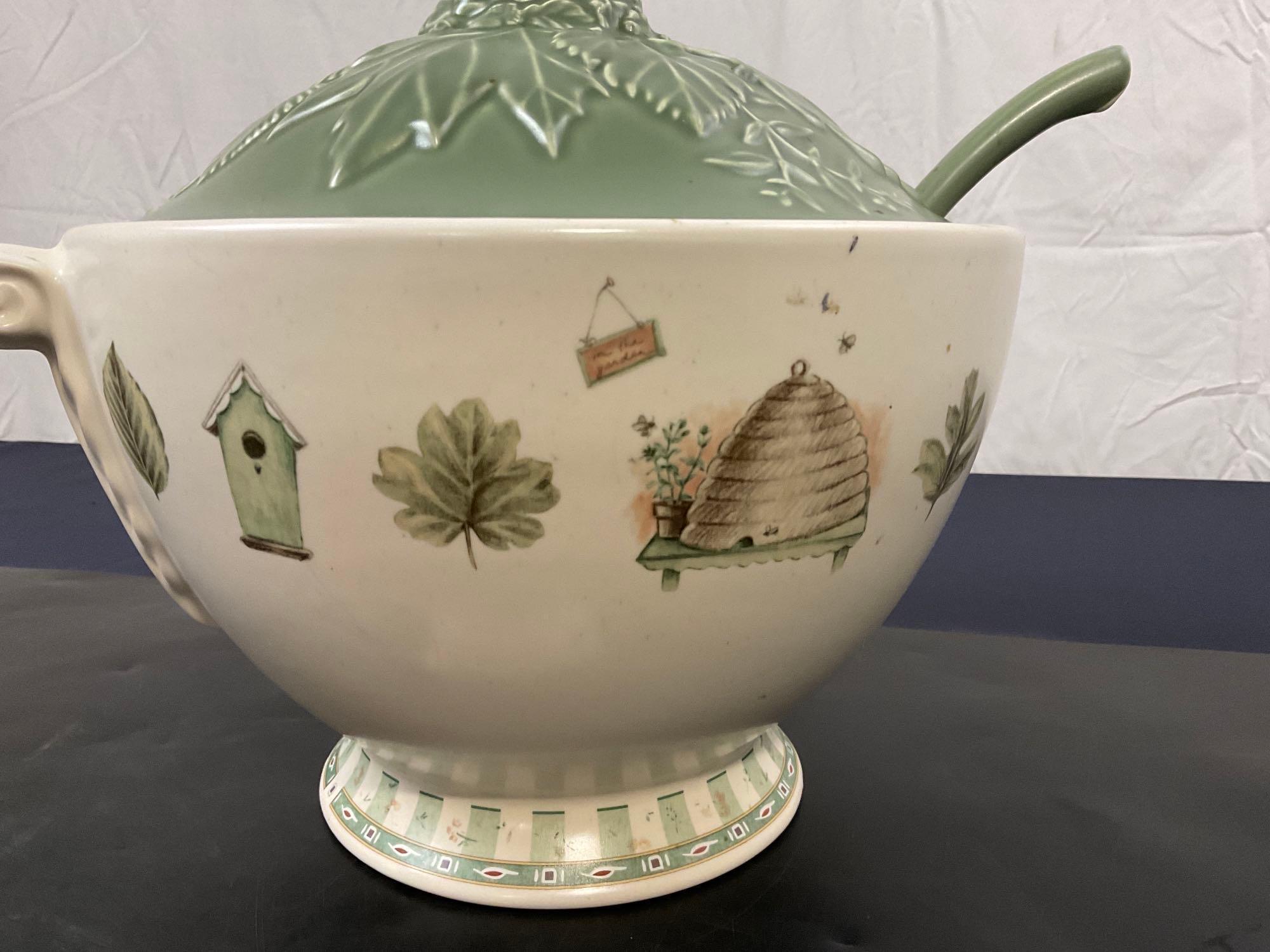 Portfolio by Pfaltzgraff Naturewood Pattern Soup Tureen