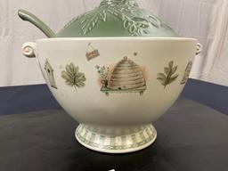 Portfolio by Pfaltzgraff Naturewood Pattern Soup Tureen