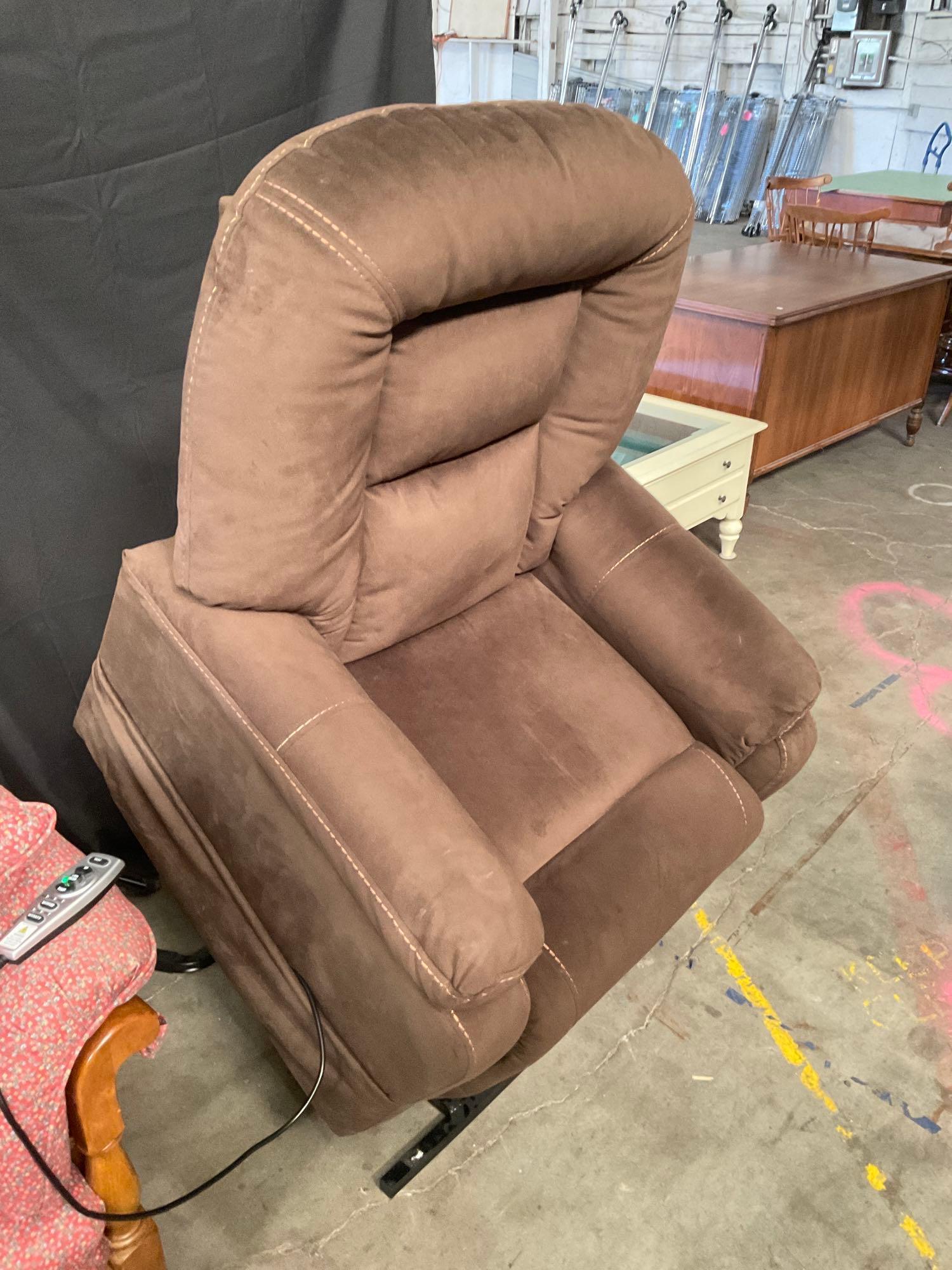 Tranquil Ease reclining lift chair w/ standing assist, massage & heated functions -Tested & working
