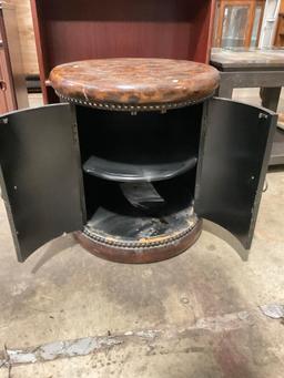 Vintage Hooker Furn. Circular Wooden End Table w/ nice inlayed design, ring pulls, & studded detail