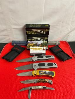 5 pcs Steel Folding Knife Assortment. 2x Frost Cutlery, 1x Rough Rider, 1x Rite Edge, 1 Szco. NIB.