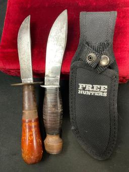 Pair of Vintage Remington Fixed Blade Knives, 1x RH-32 & 1x RH-72P w/ Awl Handle and guard