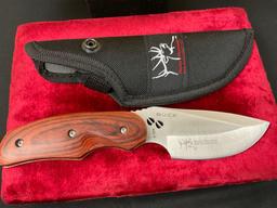 Pair of Buck Fixed Blade Knives, 475 Ducks Unlimited & 480 Rocky Mountain Elk Foundation w/ sheat...