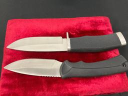 Pair of Fixed Blade Buck Knives, Modern Stainless & 679, 4-4.5 inch blades