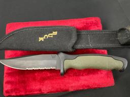 Pair of Classic Buck Fixed Blade Knives, w/ nylon sheaths & Model 655 modern Knife