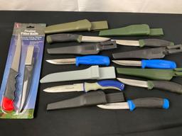 Collection of 8 Fixed Blade Diving Knives w/ Plastic Sheaths, Shakespeare, Promar, Morakniv, Wahoo