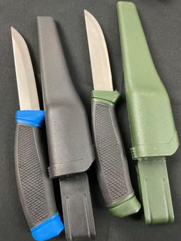 Collection of 8 Fixed Blade Diving Knives w/ Plastic Sheaths, Shakespeare, Promar, Morakniv, Wahoo