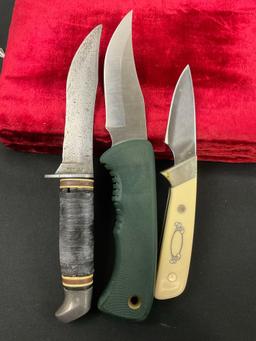 3x Schrade Fixed Blade Knives, Models 147, 142OT Old Timer, SC509 Little Finger Scrimshaw Handler