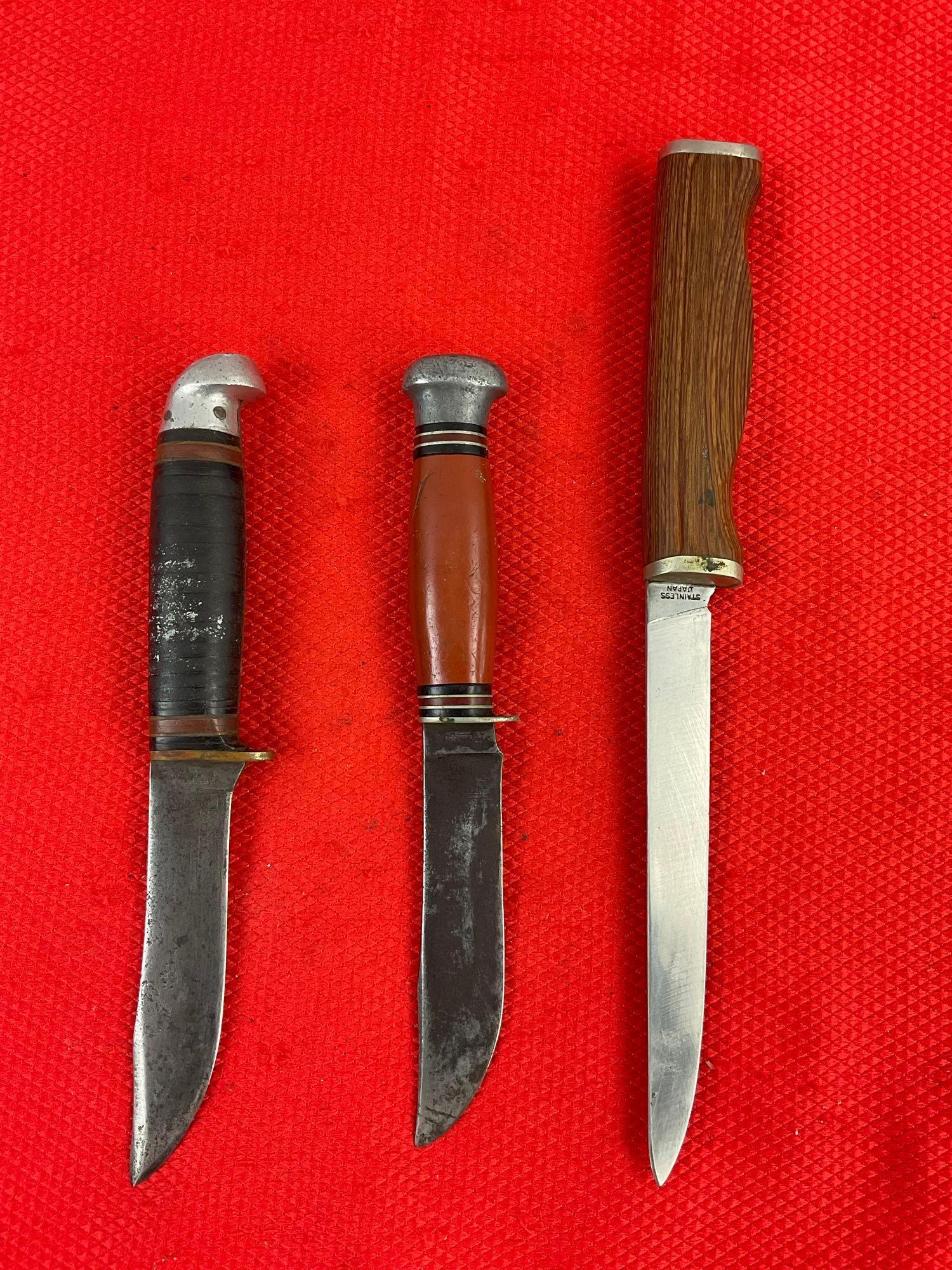 3 pcs Vintage Steel Fixed Blade Hunting Knives w/ Sheathes. 2x Remington, 1x Sharp DF 60. See pics.