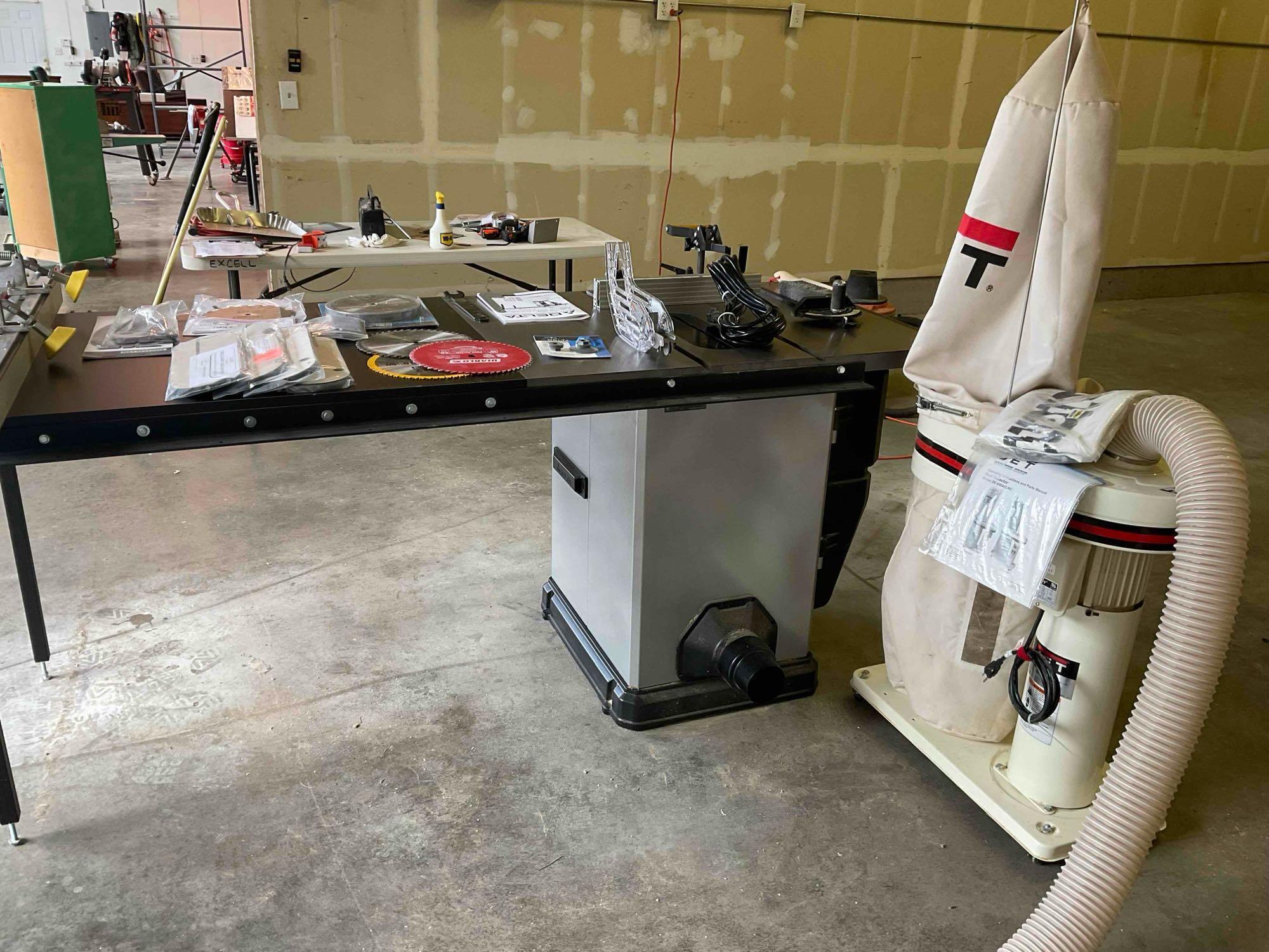 Delta Unisaw 10" 15 amp table saw Model 36-L552 w/ Biesemeyer fence, extrtas & Jet Dust collector