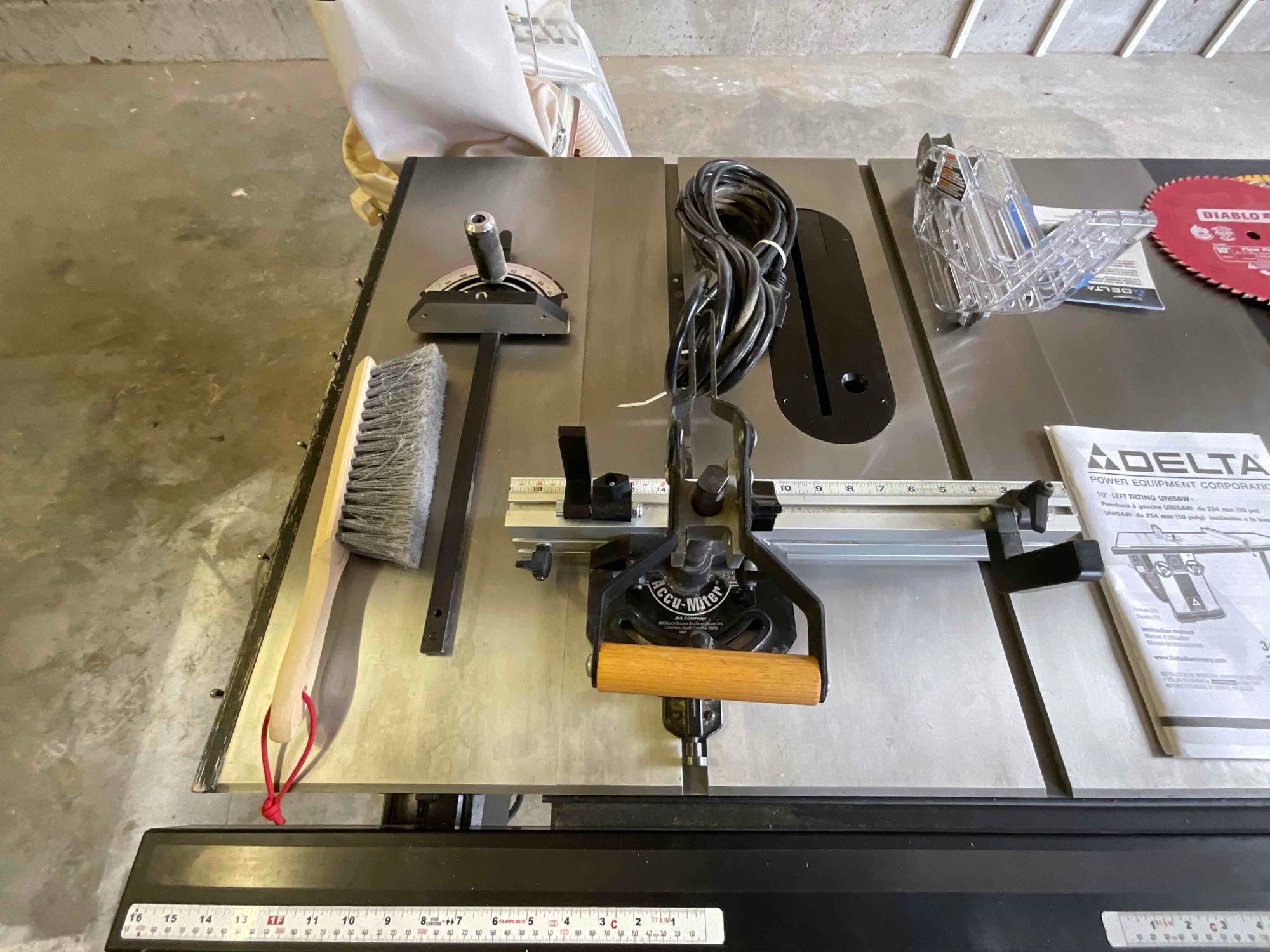 Delta Unisaw 10" 15 amp table saw Model 36-L552 w/ Biesemeyer fence, extrtas & Jet Dust collector