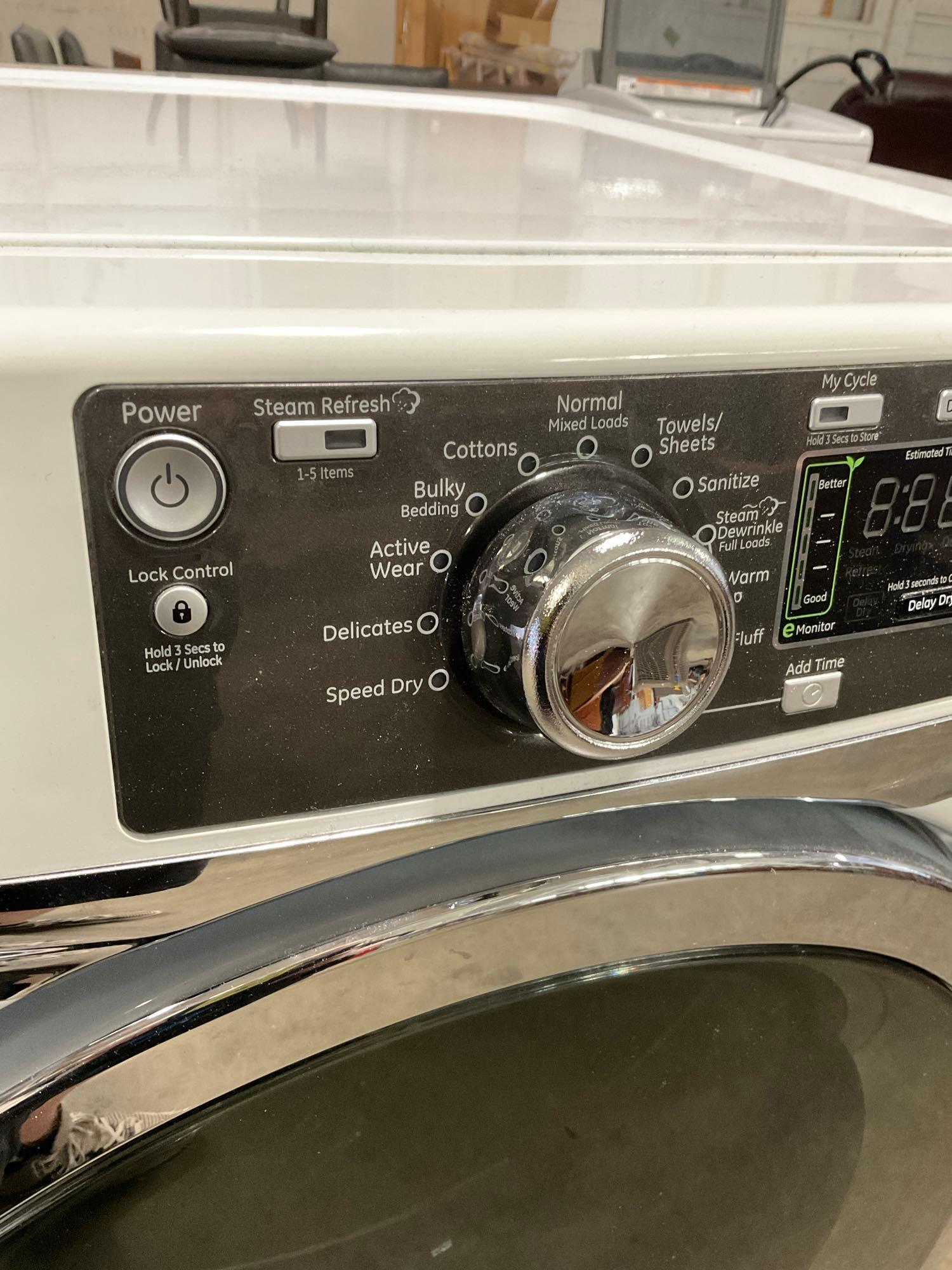 LG Steam Technology Dryer w/ several temps & modes - See pics - Mod# GFDS260EF0WW