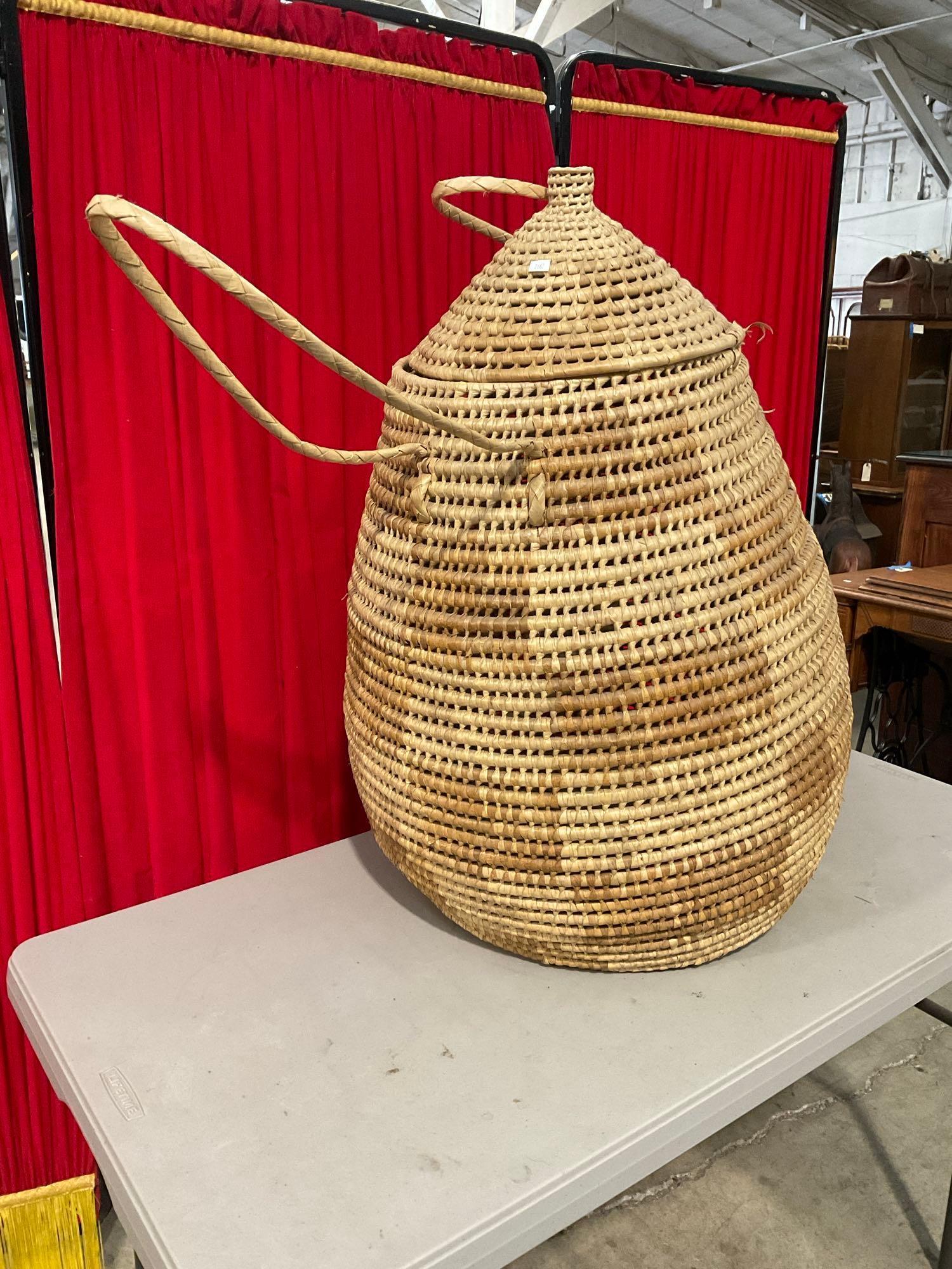 Vintage Woven Cream & Caramel Laundry Basket w/ Lid, Handles & Checkerboard Pattern. See pics.