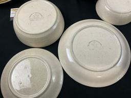 Franciscan Earthenware handpainted Honeydew pattern, 22 pieces, Bowls, Plates, cream & sugar