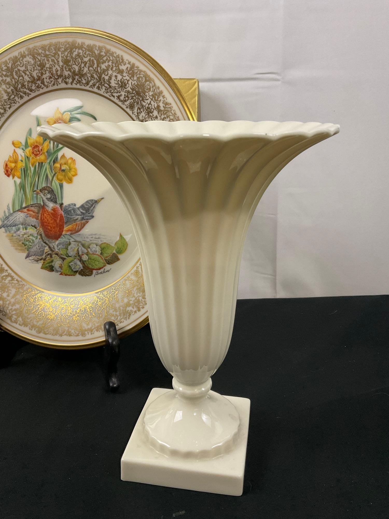 4x Lenox Porcelain Pieces, 3x 1970s Boehm Bird Plates & Vintage Fluted Vase Regal Collection