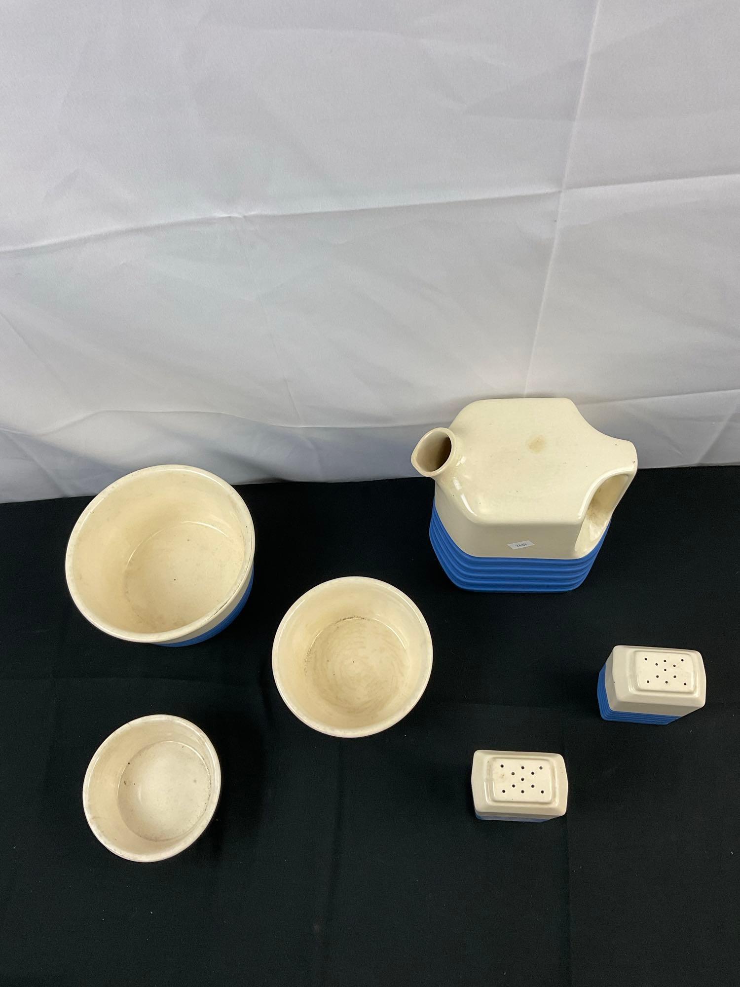 6 pcs Vintage Universal Potteries, Inc. Blue & Cream Ceramic Dishes. 3 Bowls, Pitcher, S&P Shakers.