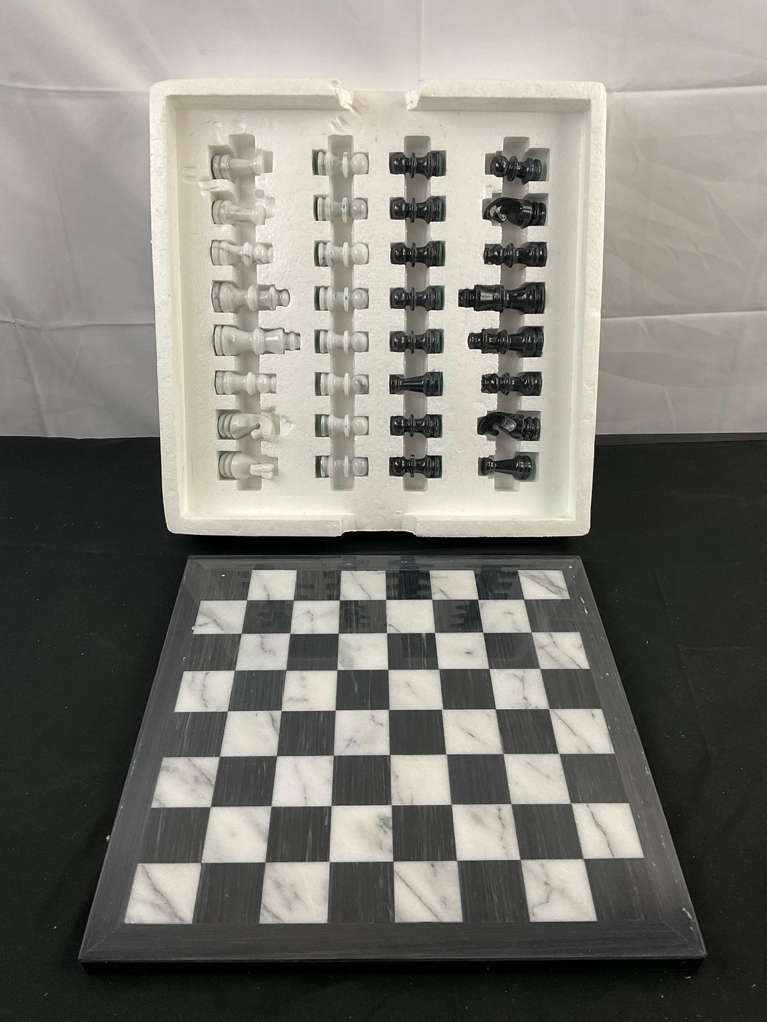 Vintage Deluxe Black & White Marble Chess Set. All Pieces Present. Condition is Excellent. NIB. See