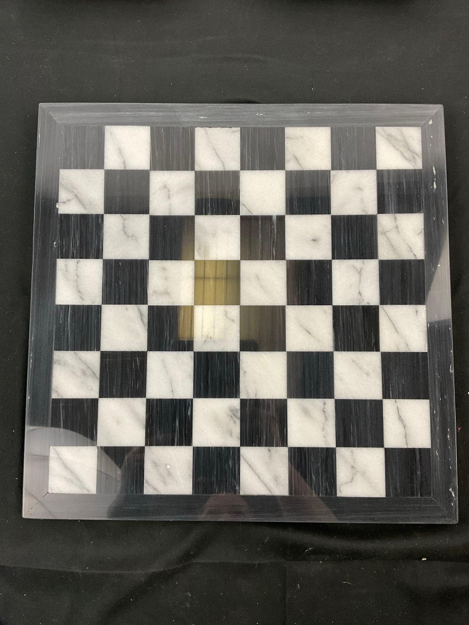 Vintage Deluxe Black & White Marble Chess Set. All Pieces Present. Condition is Excellent. NIB. See
