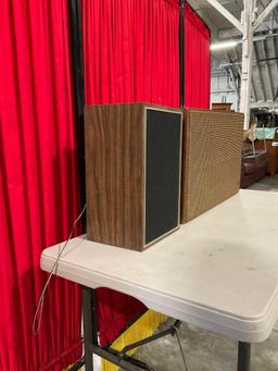 2 pcs Vintage Wooden Speaker Assortment. 1 Jensen Loudspeaker, 1 Unmarked. See pics.