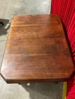 Antique Split Base Americana Wooden Dining Table w/ Fold Out Leaf. See pics.