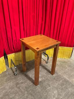 Vintage MSE Mission Style Wooden End Table w/ Corner Decorations. See pics.