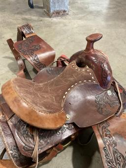 Gorgeous Mexican Made Vintage Engraved Leather Saddle w/ Wool Bottom - See pics