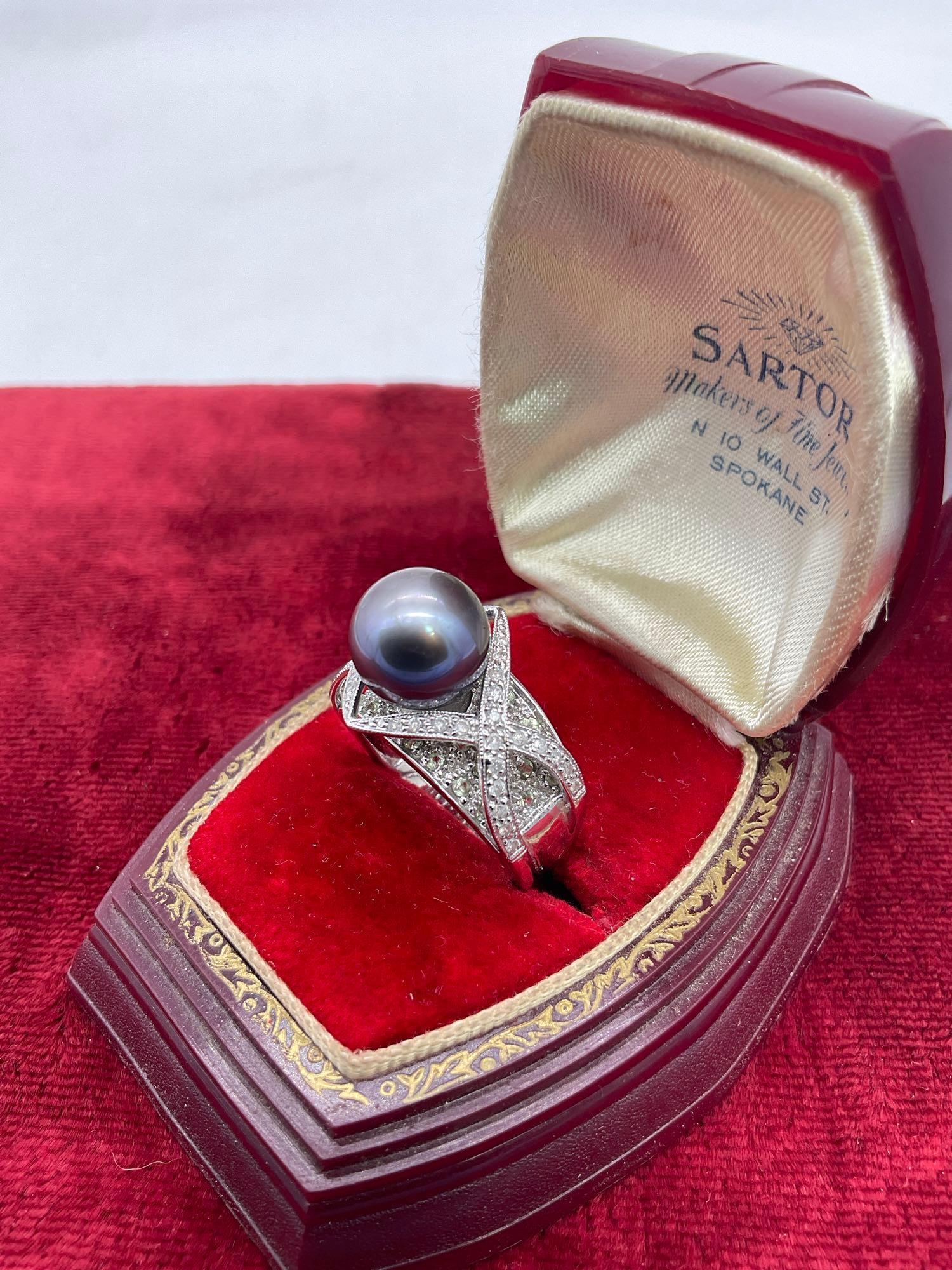 Fabulous 13.23g 14k white gold ring with large black pearl and diamond setting - approx 50+ diamo...