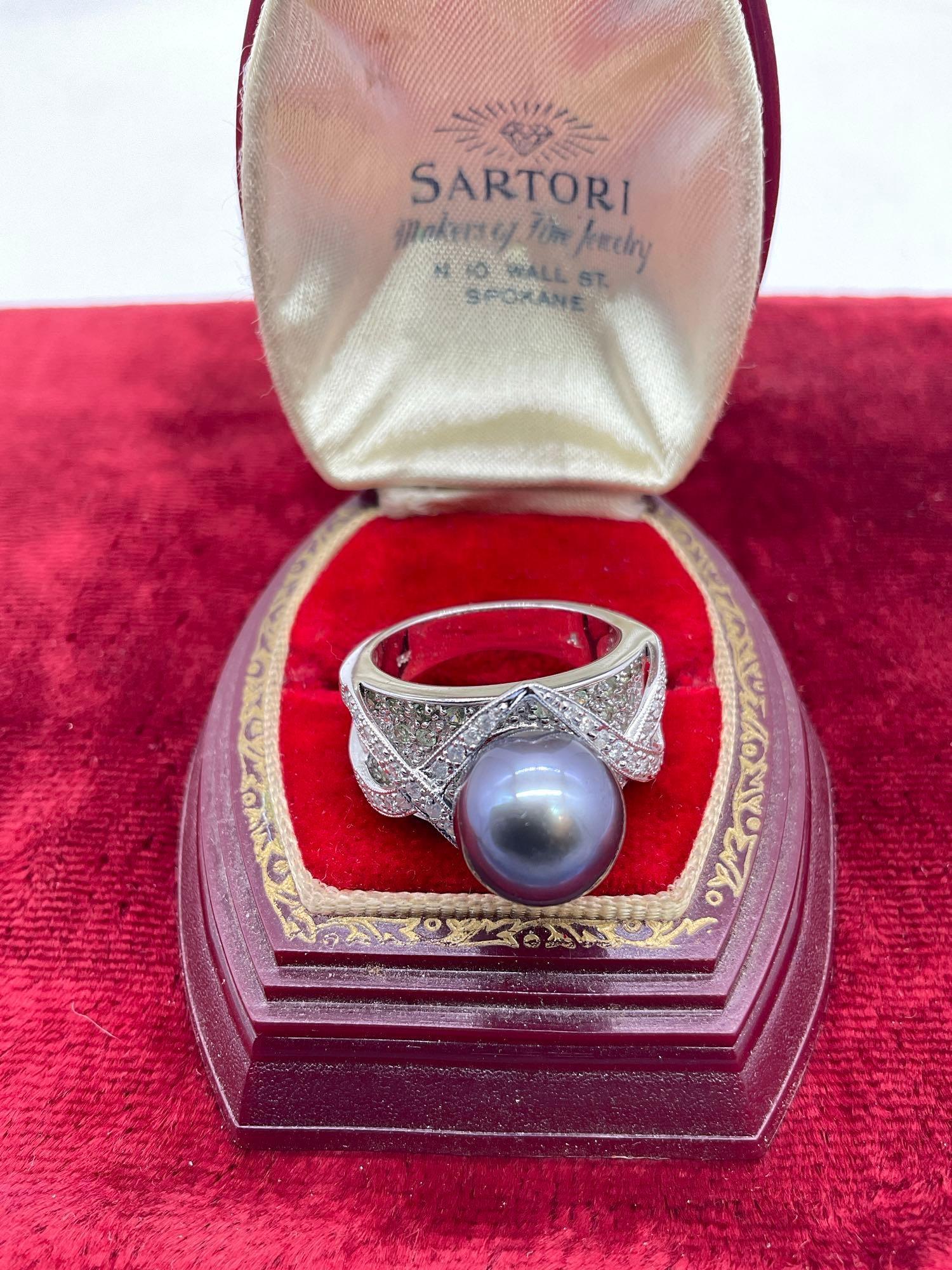 Fabulous 13.23g 14k white gold ring with large black pearl and diamond setting - approx 50+ diamo...