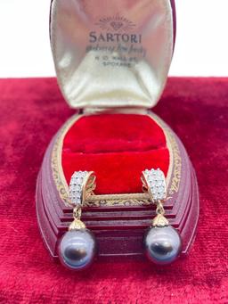 14k yellow gold, diamond and black pearl earring studs in great condition - 20 diamonds, 5.27g