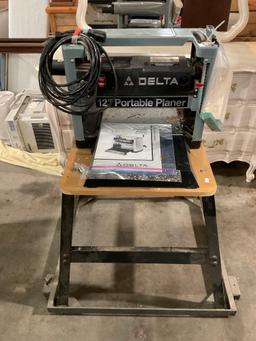 Delta 12" Portable Planer Built into Wheeled Base - Model # 22-530 - See pics