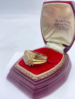 Art Deco design 10k yellow gold men's ring with diamond chip setting - 4.9 grams