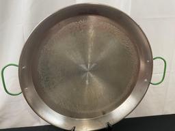 Pair of Steel Paella Pans, 21.5 & 18 inches