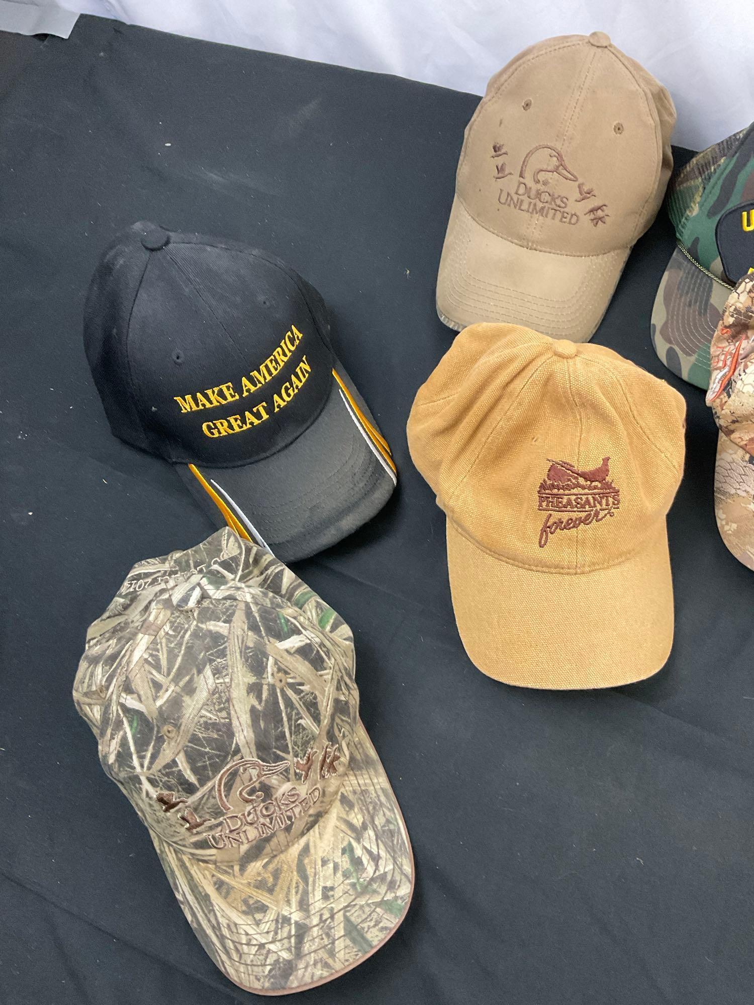 22 pcs Vintage Assorted Men's Hats, Largely Ducks Unlimited Brand. 2 pcs DU Sponsor Gifts. See pi...