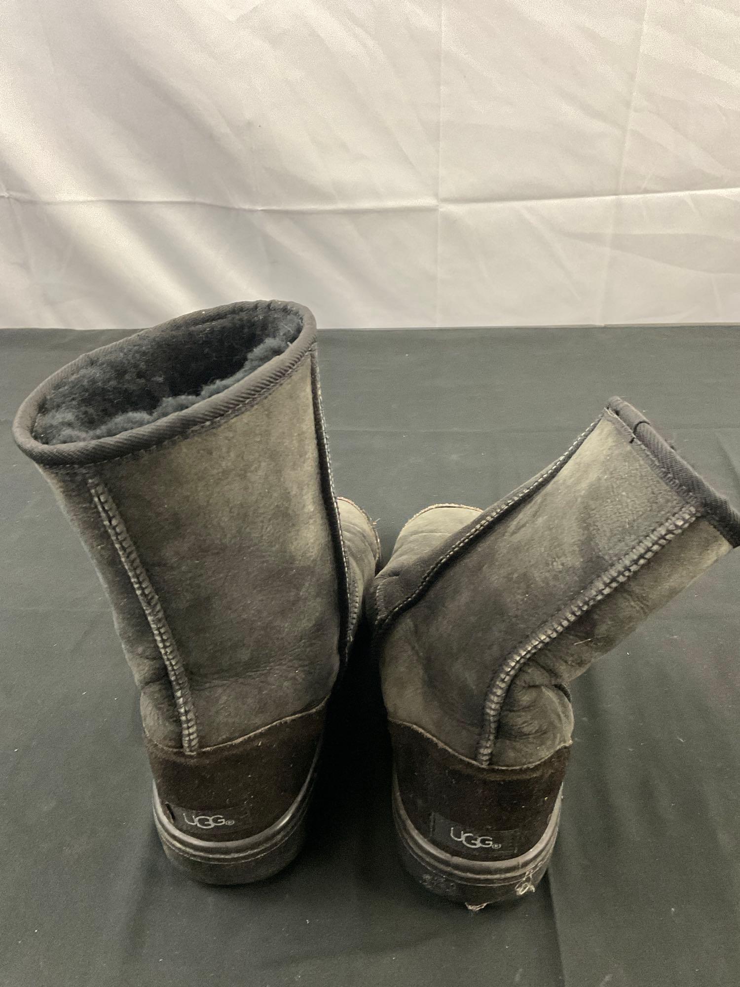 3 Pairs Worn Ugg Suede Leather Boots. Black Size M9-L10. Dark Green M8-L9. Dark Green L9. See pics.