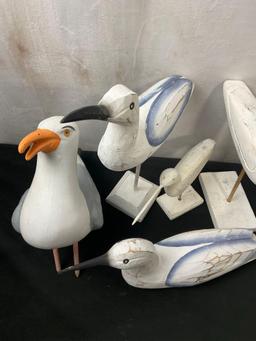 Collection of Seagull Figures, 2x cement and metal pieces & 4 carved and handpainted wooden fulls