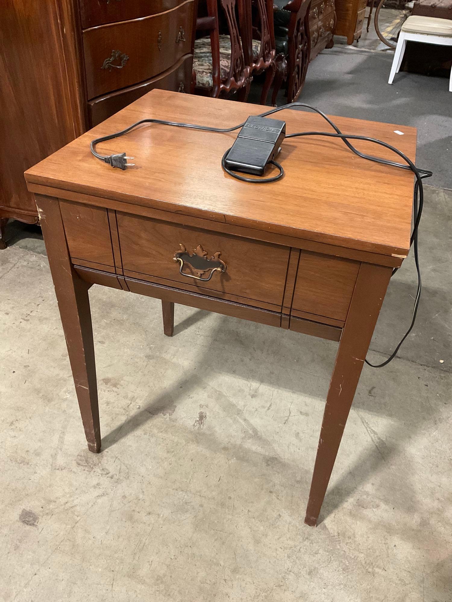 Vintage Singer 6234 Sewing Machine Folding Table w/ Foot Pedal & Instruction Manual. See pics.