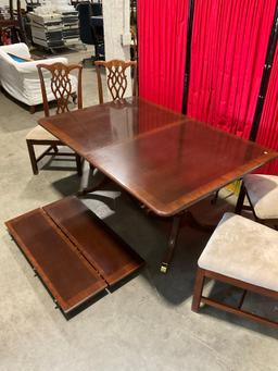 Vintage Universal Furniture Ltd. Wooden Dining Table w/ 4 Trellis Back Chairs & 2 extra Leaves. See