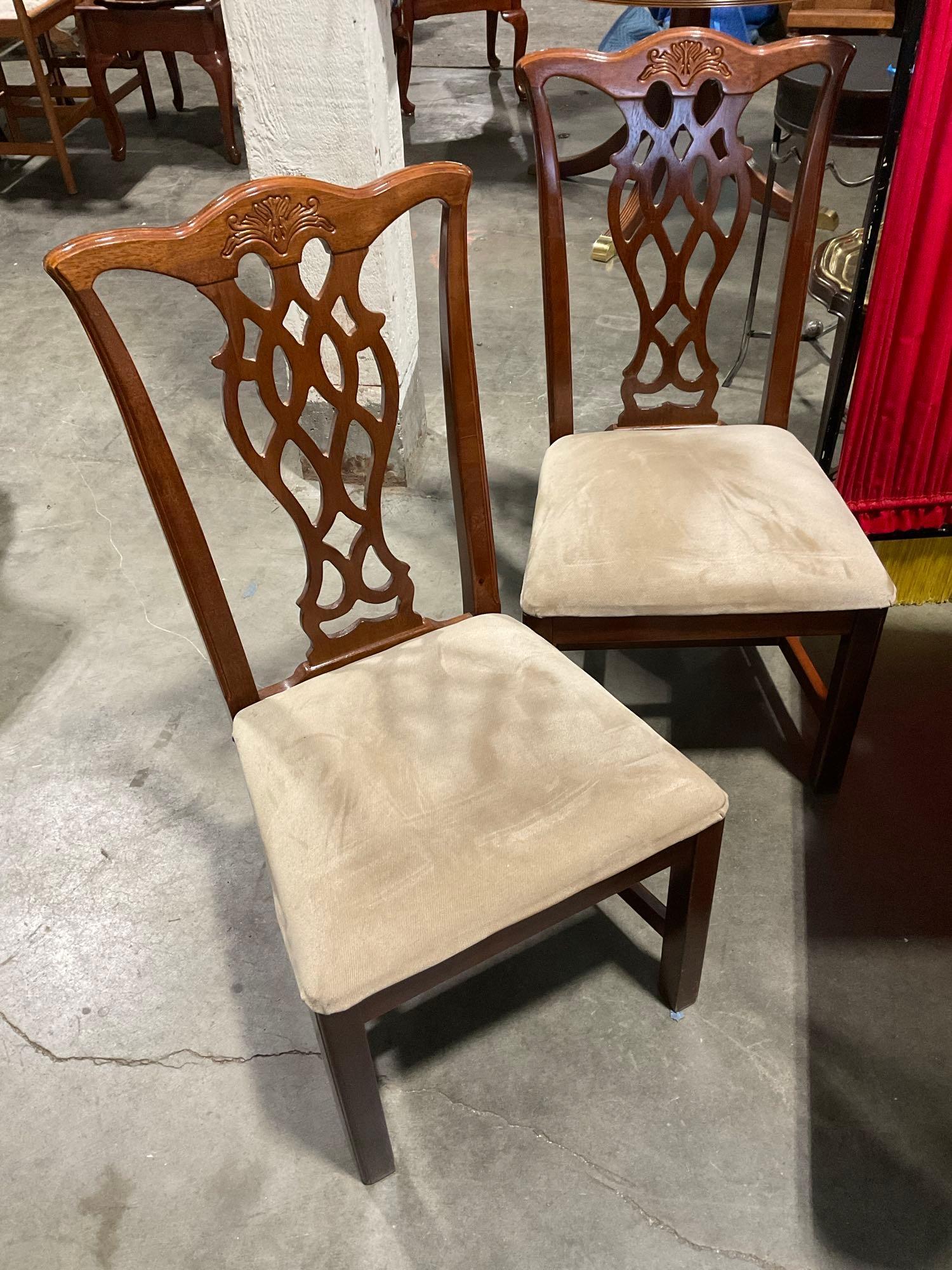 Vintage Universal Furniture Ltd. Wooden Dining Table w/ 4 Trellis Back Chairs & 2 extra Leaves. See