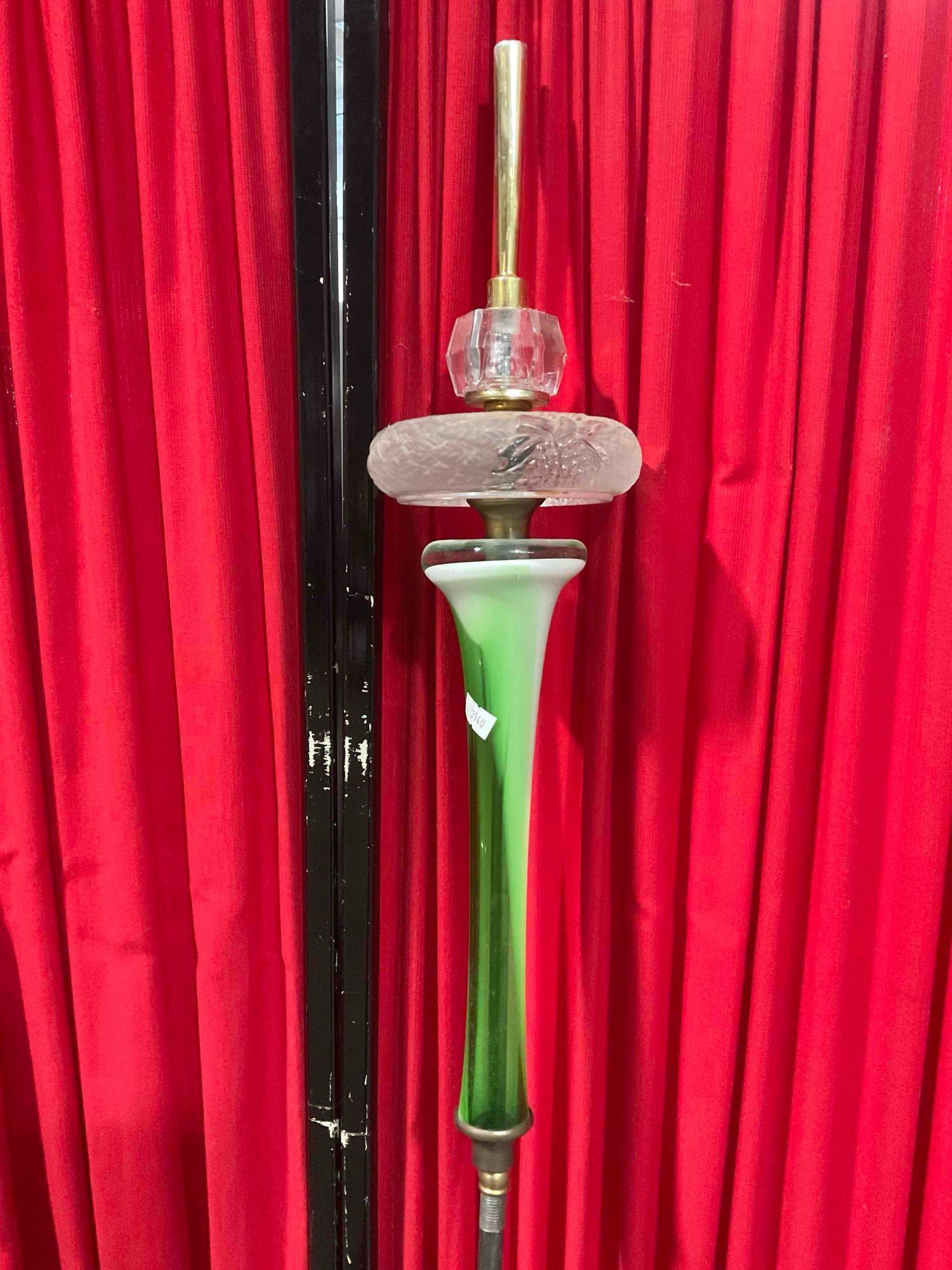 2 pcs Garden Art Decor Pieces. Vintage Glass Rod & Metal Frog. Excellent Condition. See pics.