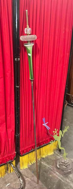 2 pcs Garden Art Decor Pieces. Vintage Glass Rod & Metal Frog. Excellent Condition. See pics.