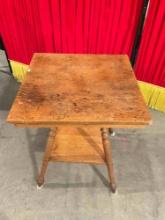 Charming Antique Tiger Oak Wooden 2-Tier Parlor Side Table W/ turned legs. See pics.