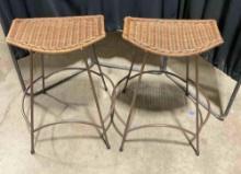 Pair of Metal Bar Stools w/ Woven Brown Wicker Seats. Excellent Condition. See pics.