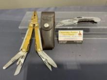 SOG Powerlock Multitool w/ Leather Case & Folding Razor Blade Knife