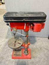 Foremost Machinery Co. 5-Speed Heavy Duty Drill Press Model 17. Tested, Works. See pics.