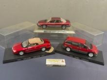 3 Diecast Car Models in Display Cases, Dodge 1996 Caravan, 1995 Chrysler Cressida & 1997 Sebring ...